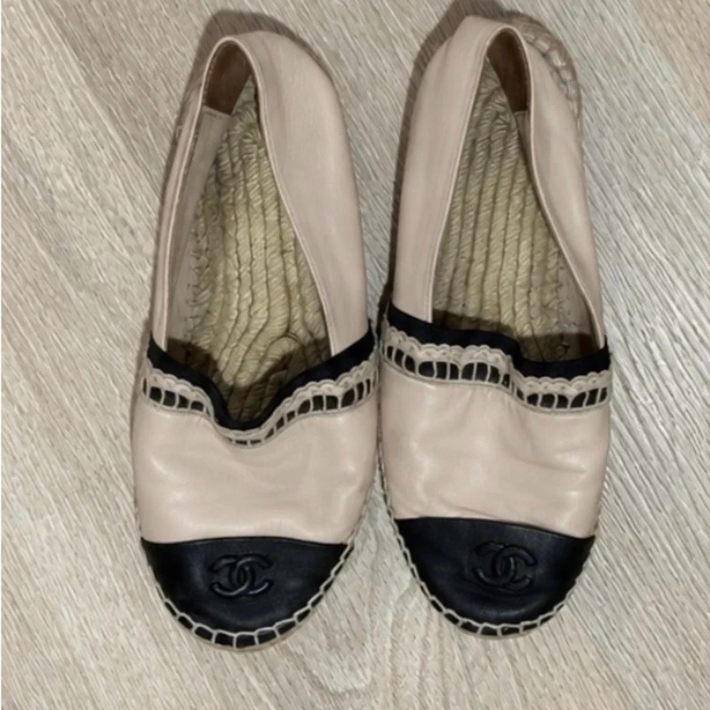 CHANEL Two-Tone Leather Espadrilles in Cream and Black